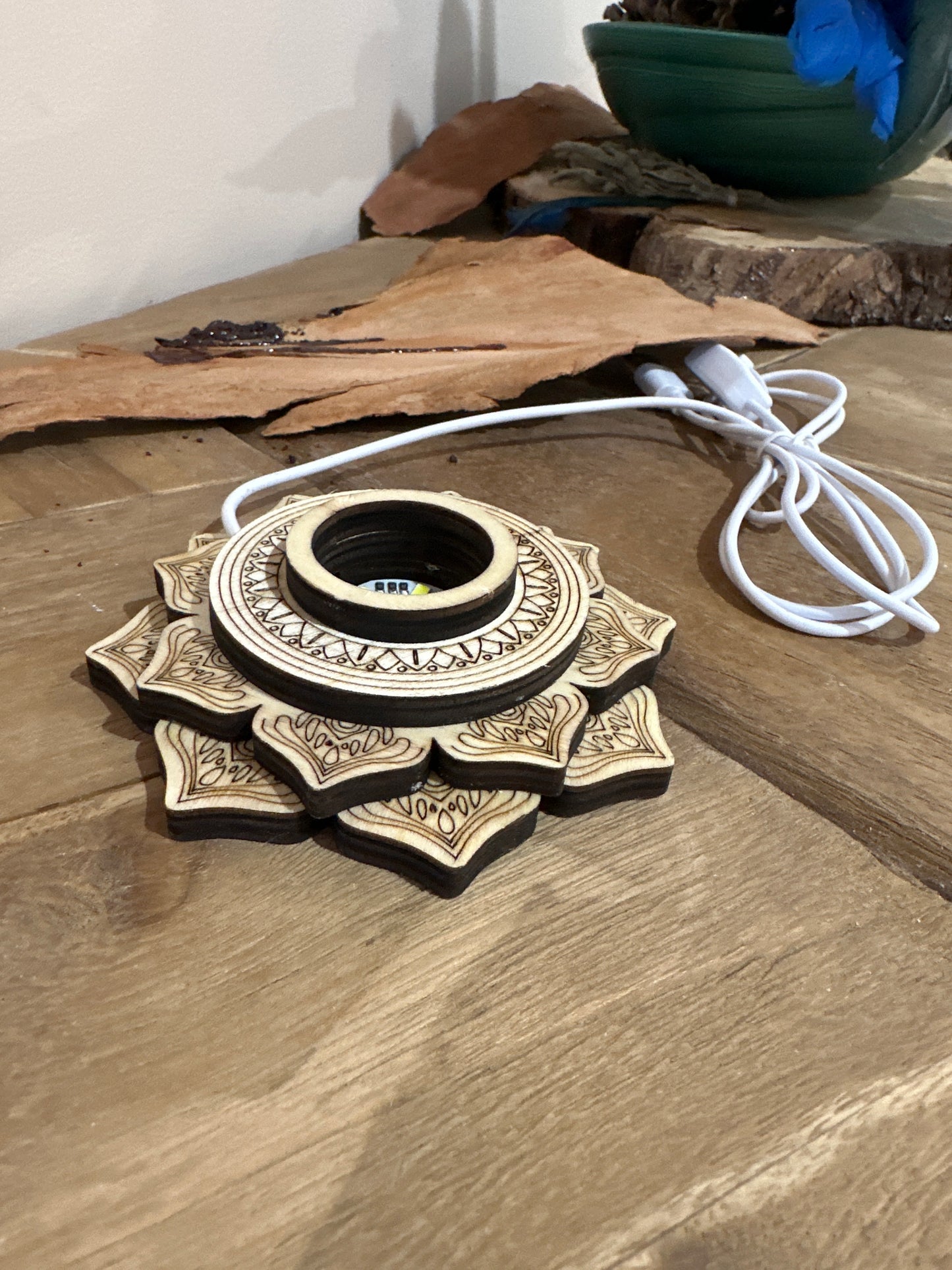 Lotus Flower Sphere USB Holder - Enchant & Delight