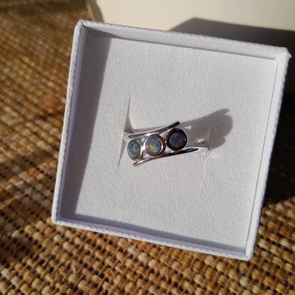 ✨Australian Coober Pedy Opal Trilogy Ring – Size 8