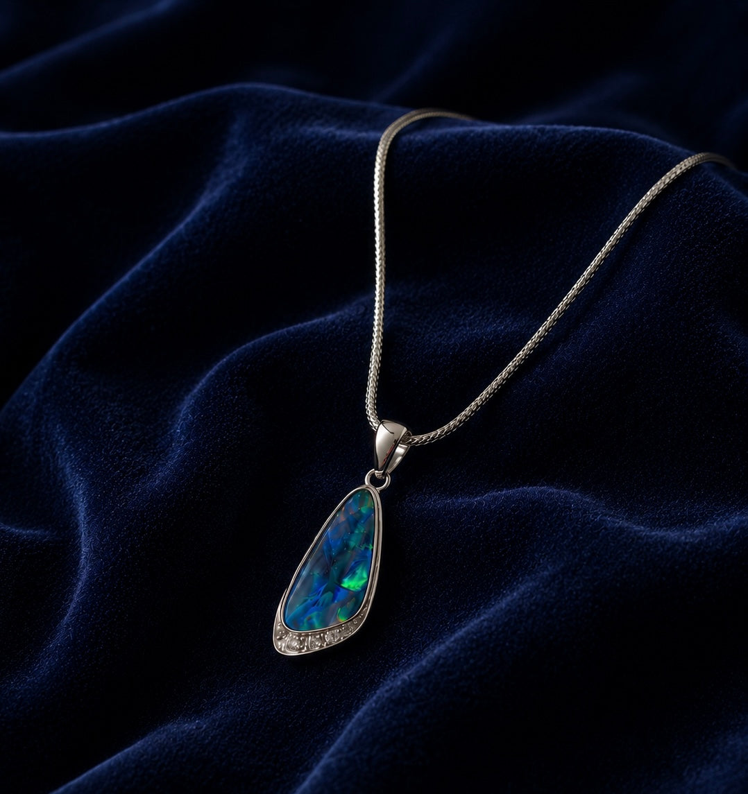 Opal No. 11 — Coober Pedy Ocean Light Pendant ✨