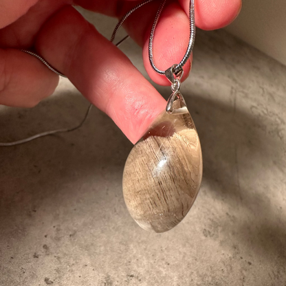 Multilayer Phantom White
Melaleuca ghost Quartz Pendant - Enchant & Delight